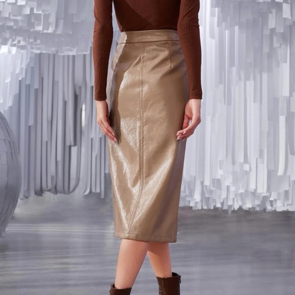 Faux leather midi skirt - Picture 3 of 3